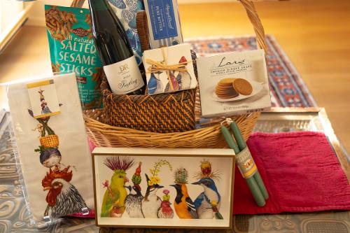 #7 HOSTESS HELPERS BASKET - Minimum Bid $50